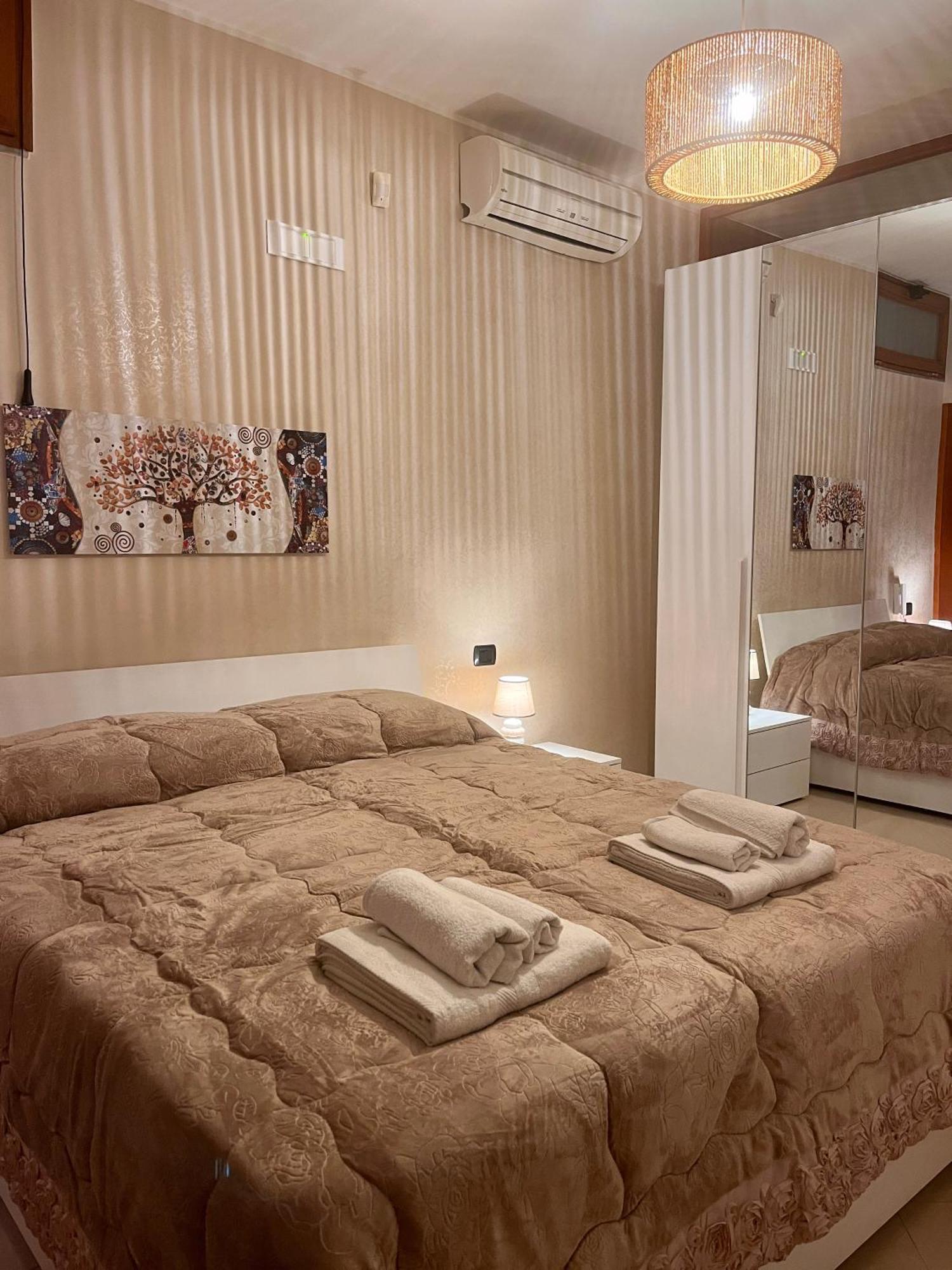 Il Villino B&B - Napoli/Pompei/Sorrento/Costiera Brusciano Екстериор снимка